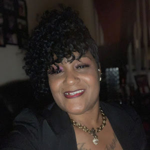 Meet your Posher, Monique